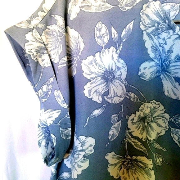 Forever 21 Women's Floral Blouse Size Medium - Picture 5 of 5